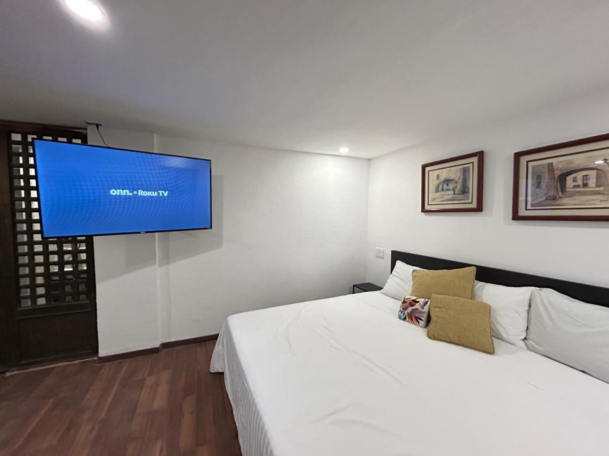 Lindas Suites Eugenio Sue Мехико Экстерьер фото