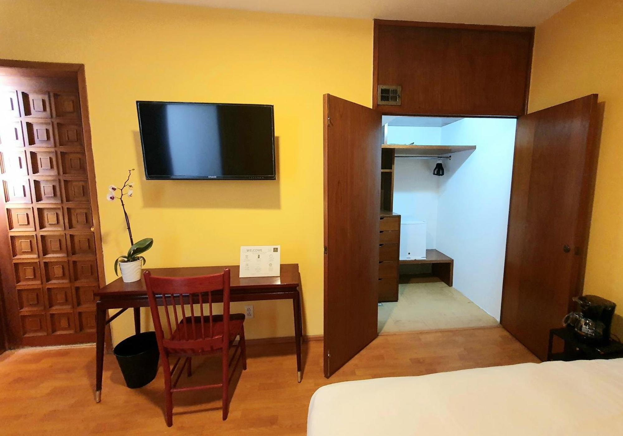 Lindas Suites Eugenio Sue Мехико Экстерьер фото